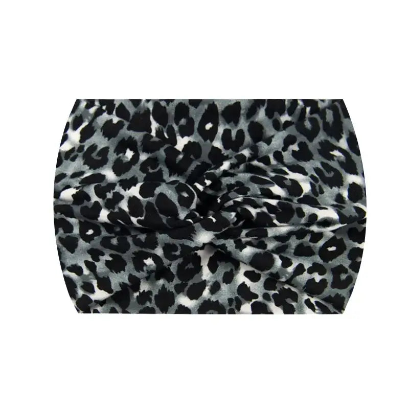 Black and gray leopard print 18CM stretch printed headband. Soft and breathable for sports or casual use.