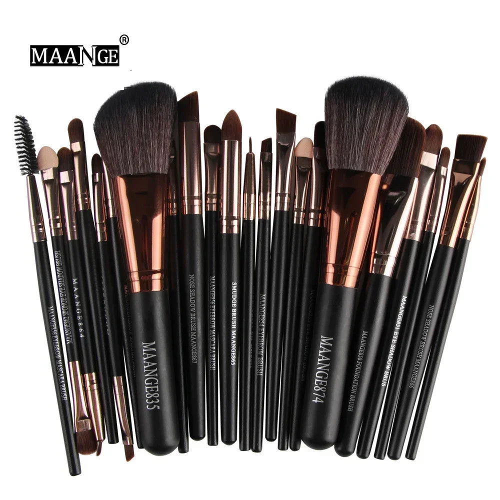 This brush set contains different fashion design brushes, made up of high-quality material, which is durable to use and will provide great care for your skin.
With fashionable and attractive hair, they will not easily to scratch your skin and easy to stick powder.